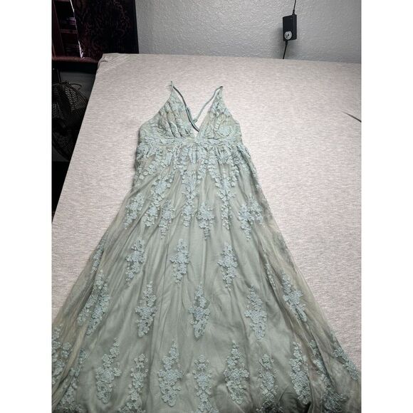 Wishlist‎ Apparel Lace Embroidered Deep V Maxi Ice Blue S - Picture 4 of 9